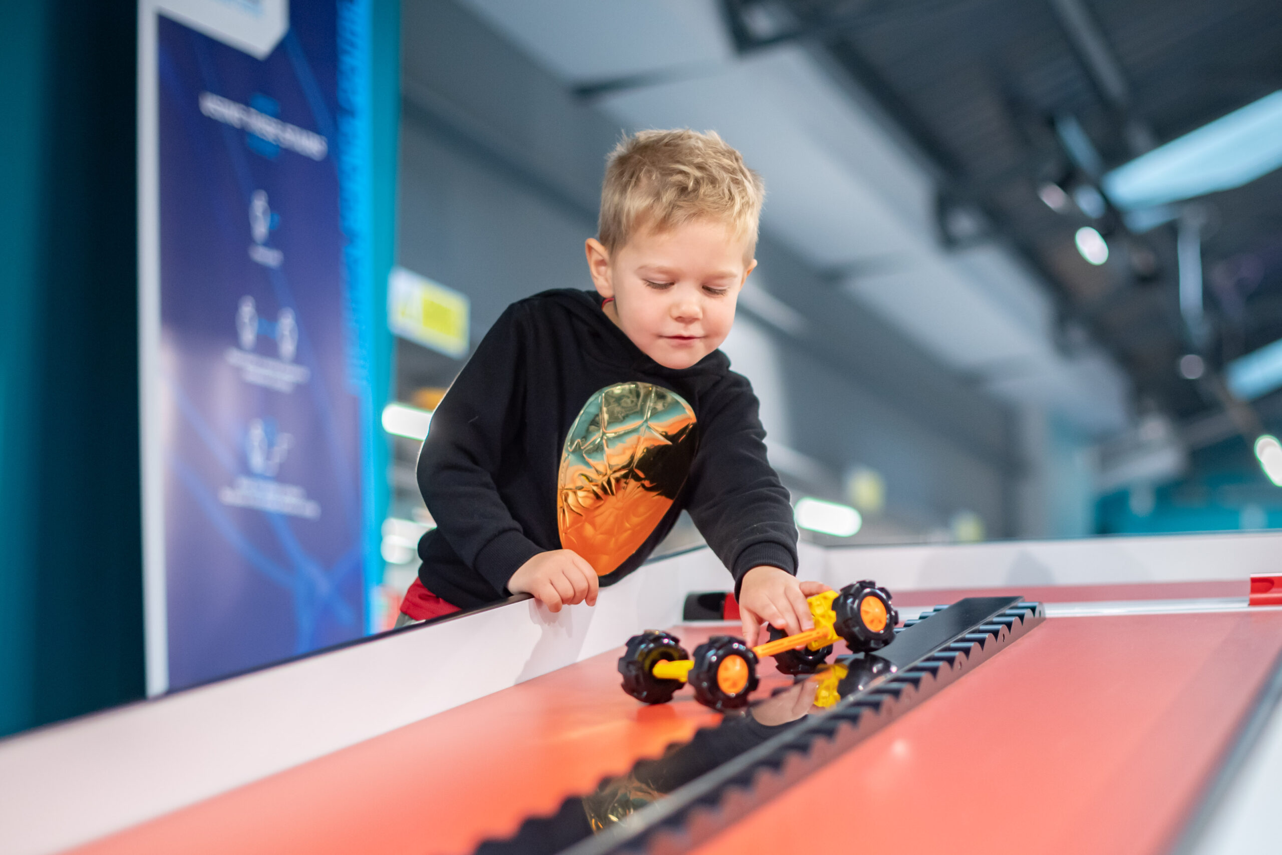 MEMBER NEWS: Aberdeen Science Centre encourages visitors to walk, cycle or catch the bus as it introduces sustainable travel discount