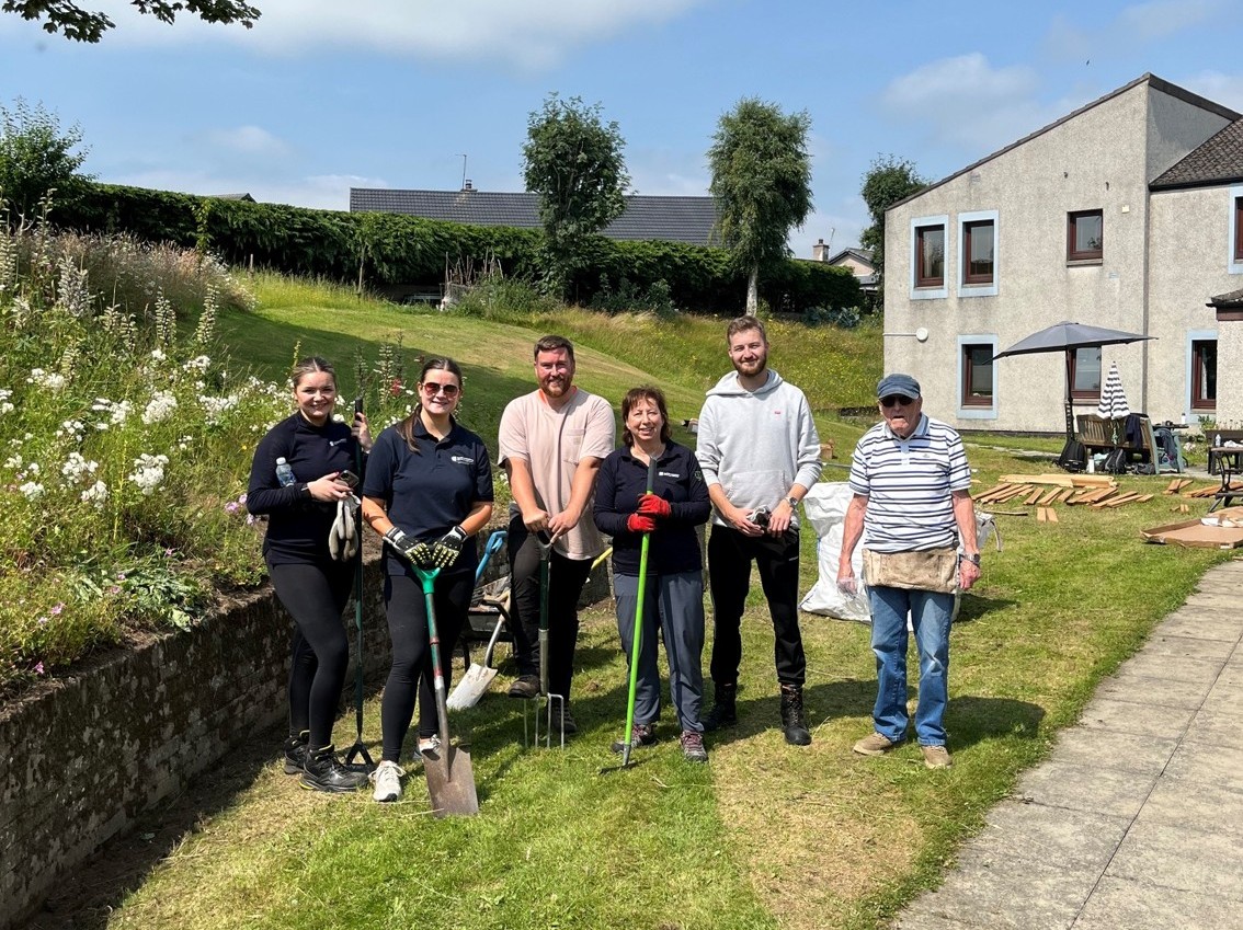Member News: SSEN Transmission volunteers help transform Airlie House garden in Kintore
